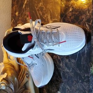 Saucony run NYC endorphin speed 3